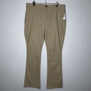 Old Navy Women’s Khaki Chino Bootcut Pants Uniform Size 20 Plus NWT